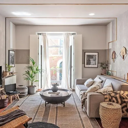 Azreg - 2 Bedroom In Almagro Apartment Madrid