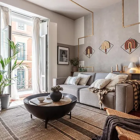 Azreg - 2 Bedroom In Almagro Apartment