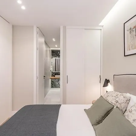 Modern Centro Ii Renovated 2br 2bh Apartment Madrid