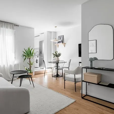 Apartamento Cozy 2 Bedroom With Patio *