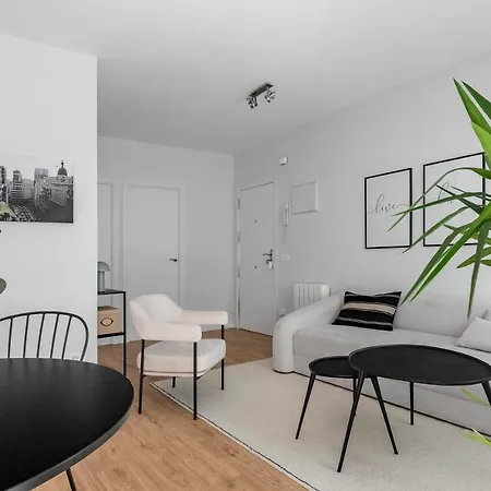 Cozy 2 Bedroom With Patio Apartamento Madrid