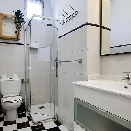 Charming Anton Martin Market Apartment