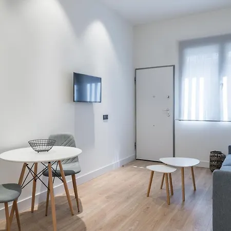 Jes A Nuevos Ministerios Apartment Madrid