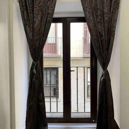 Casa Boss Plaza Mayor Apartment *