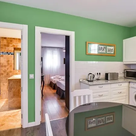Big Stylish And Modern In Centre Apartment