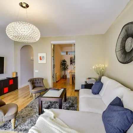 Big Stylish And Modern In Centre Apartment *