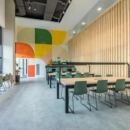 Micampus Xaudaro Student Apartment Madrid