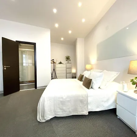 Apartamento Impecable, Nuevo, Comodo, Frente Al Metro Colombia Madrid