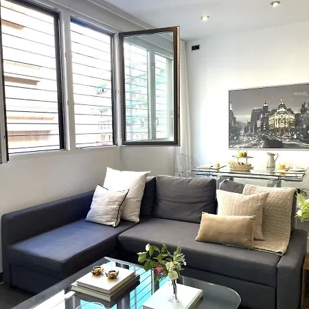 Apartamento Impecable, Nuevo, Comodo, Frente Al Metro Colombia Madrid