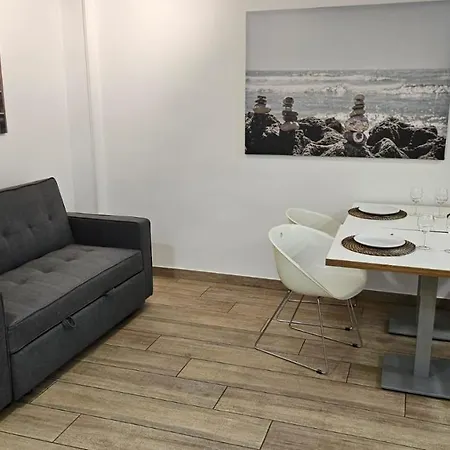 Luminoso 6 Personas Pueblo Nuevo Apartment