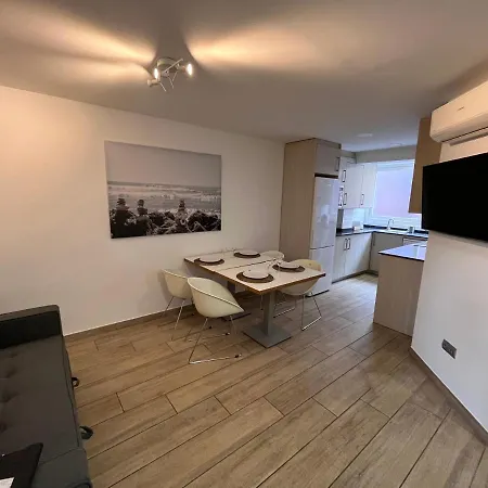 Luminoso 6 Personas Pueblo Nuevo Apartment