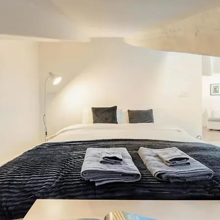 Plaza Mayor Atico Apartment