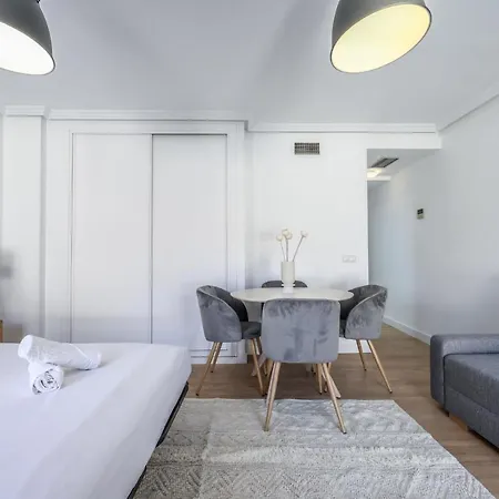 Atico Reformado Con Terraza En Lavapies Apartamento Madri