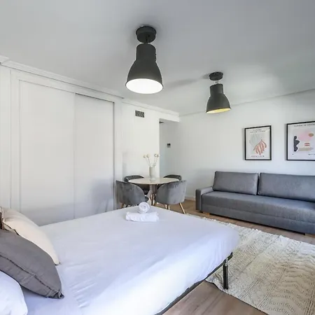 Apartment Atico Reformado Con Terraza En Lavapies *