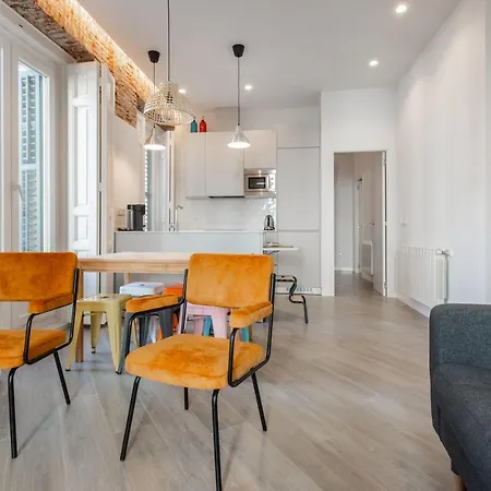 4 Bedrooms 3 Bathrooms Furnished - Sol - Bright & Fully Equipped - Mintystay * Madrid