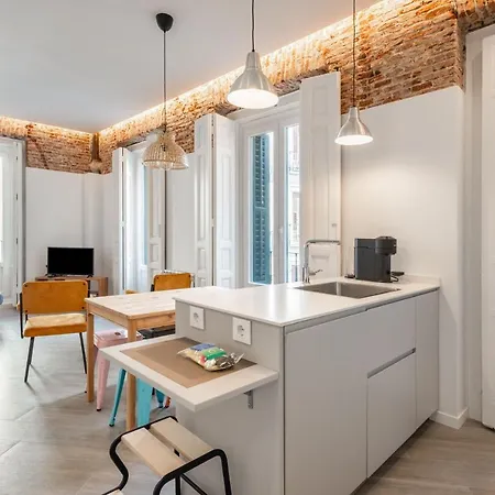 4 Bedrooms 3 Bathrooms Furnished - Sol - Bright & Fully Equipped - Mintystay Appartamento *