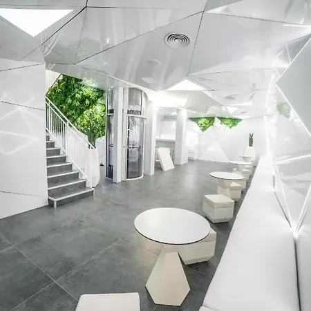 Optimi Capsule hotel