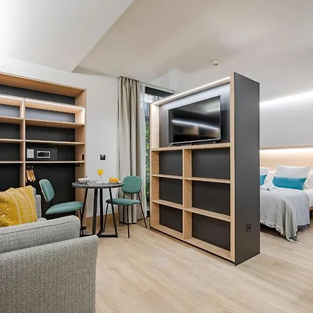 Feelathome Ventas Apartahotel *