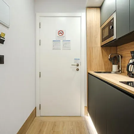 Feelathome Ventas Apartahotel *
