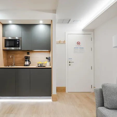 Feelathome Ventas Apartahotel *