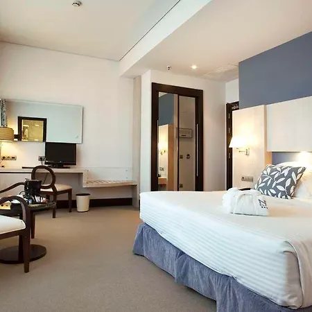 Nuevo Boston Hotell 4*