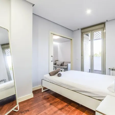Con Garaje En Ensanche De Vallecas Apartment