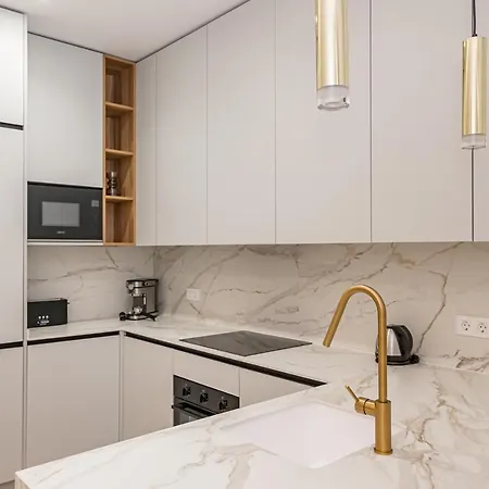 Lalatina Iv Calle Conde De Romanones 4br 4bh Apartment
