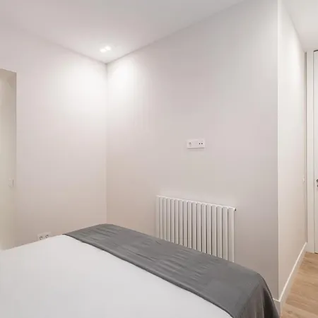 Lalatina Iv Calle Conde De Romanones 4br 4bh Apartment *
