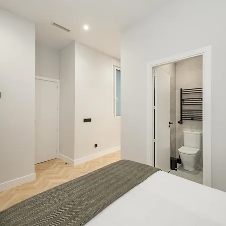 Malasana Vii Calle San Mateo 3br 3bh Appartement