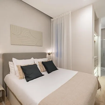 Lalatina Iv Calle Conde De Romanones 4br 4bh Apartment *