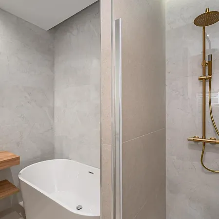 Lalatina Iv Calle Conde De Romanones 4br 4bh