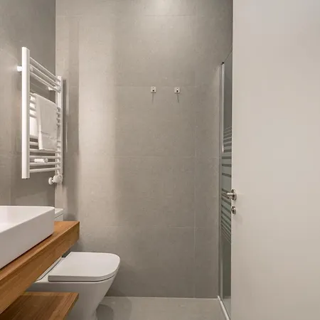 Lalatina Iv Calle Conde De Romanones 4br 4bh Apartment