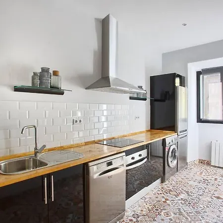 Claudio Coello I, By Presidence Apartment *