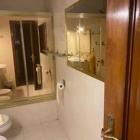 Piso Amplio, Iluminado Y Muy Bien Comunicado Apartment *