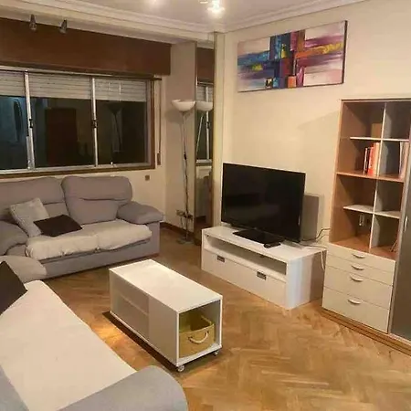 Piso Amplio, Iluminado Y Muy Bien Comunicado *