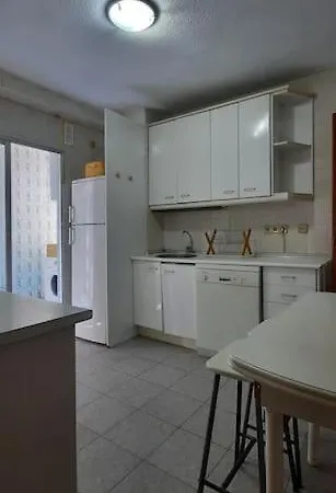 Piso Amplio, Iluminado Y Muy Bien Comunicado