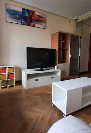 Piso Amplio, Iluminado Y Muy Bien Comunicado *
