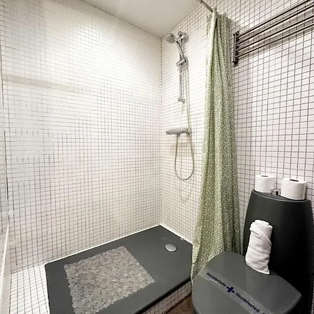 Urbano Y Refrescante Estudio En Sotano Apartment