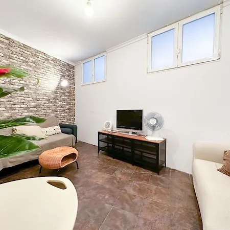 Urbano Y Refrescante Estudio En Sotano Apartment