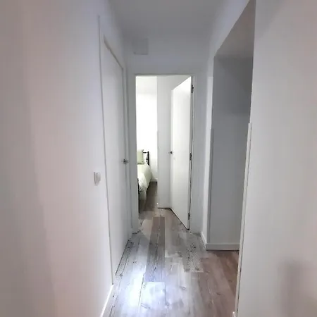 Aeropuerto - Ifema - Wanda - Plenilunio Apartment Madrid