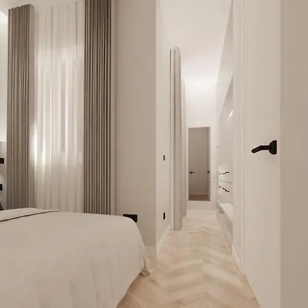 Gran Via Xvii Calle Fuencarral 6br 7bh *