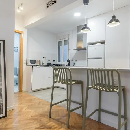 Cozy And Central- 1 Bedroom 1 Bathroom - Chueca Apartment *