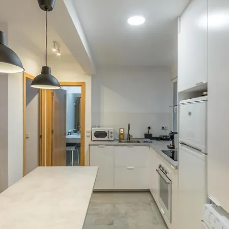 Cozy And Central- 1 Bedroom 1 Bathroom - Chueca Apartment *
