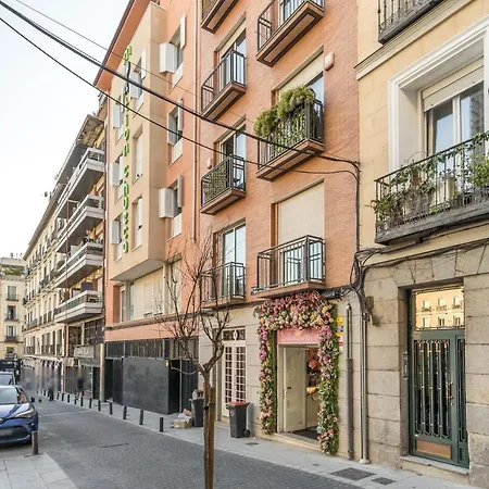 Cozy And Central- 1 Bedroom 1 Bathroom - Chueca Madrid