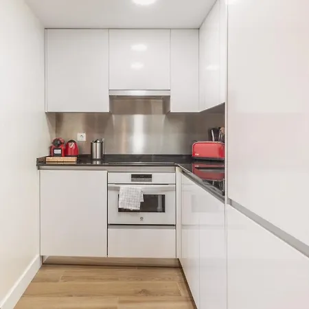 Bright Duplex- 1bd 1,5 Bth - Sol *