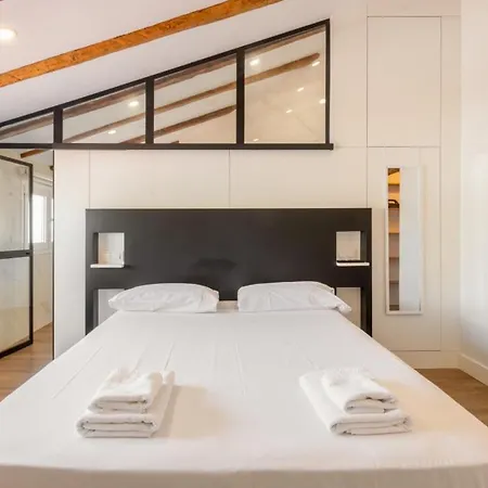 Bright Duplex- 1bd 1,5 Bth - Sol