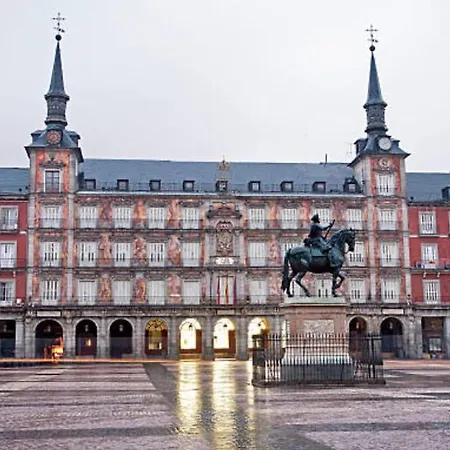 Bonito Junto A La Plaza Mayor