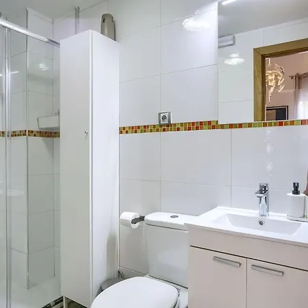 Cozy Getaway In Apartment Madrid