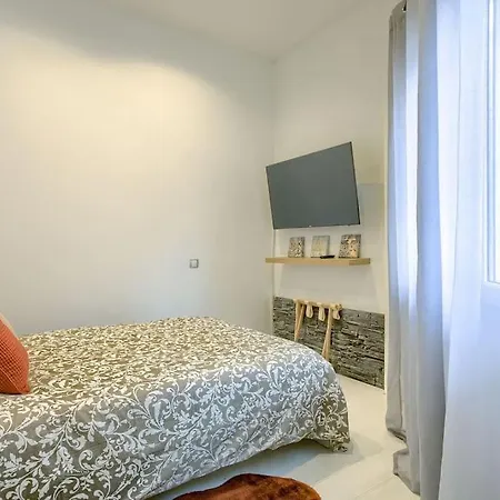 Apartment Cozy Getaway In Madrid