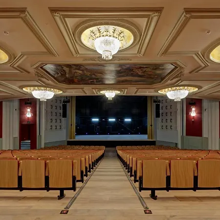 Hotel Umusic 5*